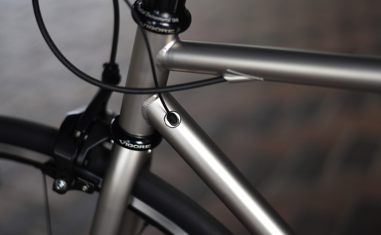 クロモリレーサー Grade RS＋ ULTEGRA Di2仕様 - VIGORE -道具としての