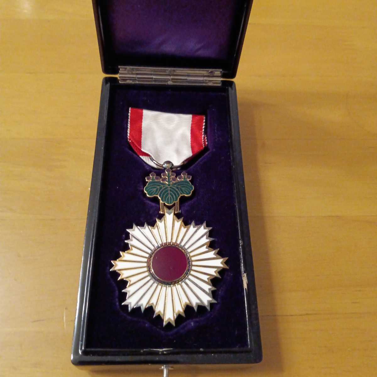 美品】勲五等双光旭日章 明治勲章 昭和後期〜平成初期型 純銀製 徽章
