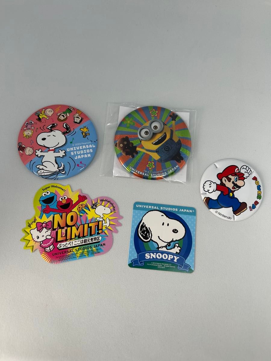 USJ ゲーム景品 缶バッジ（ミニオン未開封・スヌーピー）シール2枚