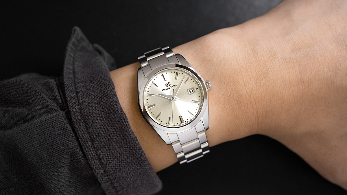 男女問わず着用できる万能な腕時計｜グランドセイコー『SBGX263』の