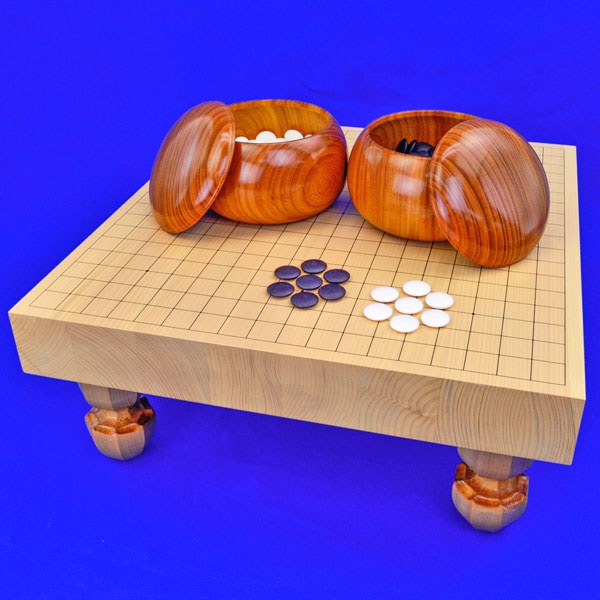 囲碁セット 国産桧2寸足付碁盤セット(蛤碁石28号・欅碁笥特大) | 足付