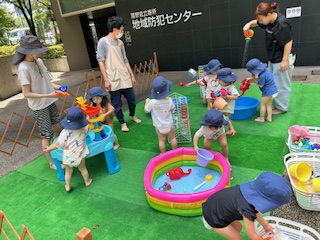 水遊び | 東京都認証保育所「さくら大崎保育園」