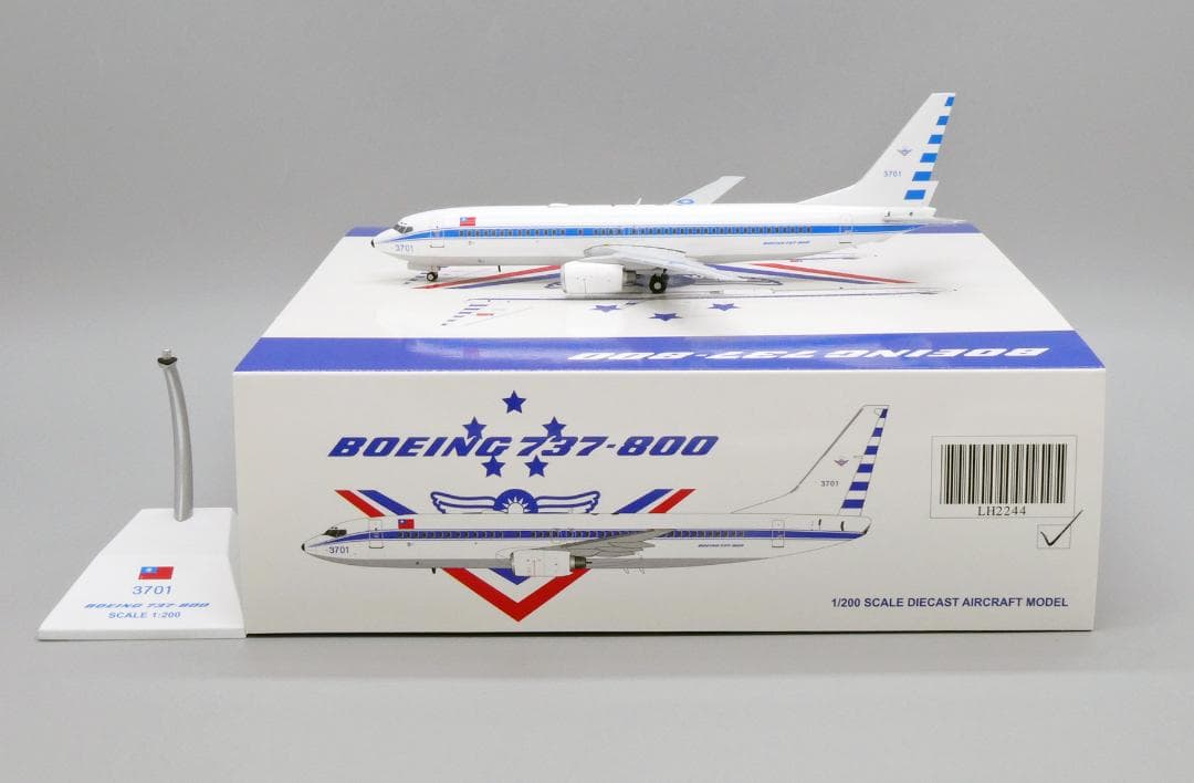 台湾空軍 737-800 3701 1/200 台湾空軍 737-800 3701 1/200 - メルカリ