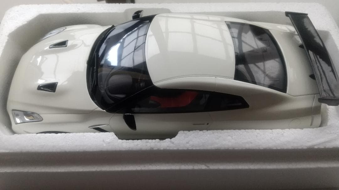 やまちゃん専用　1/18 GT094 GT-R Nismo White ミニカー