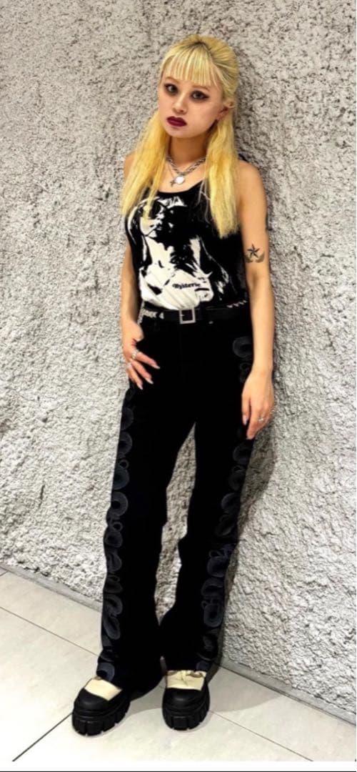 ヒステリックグラマーのキャミソール黒