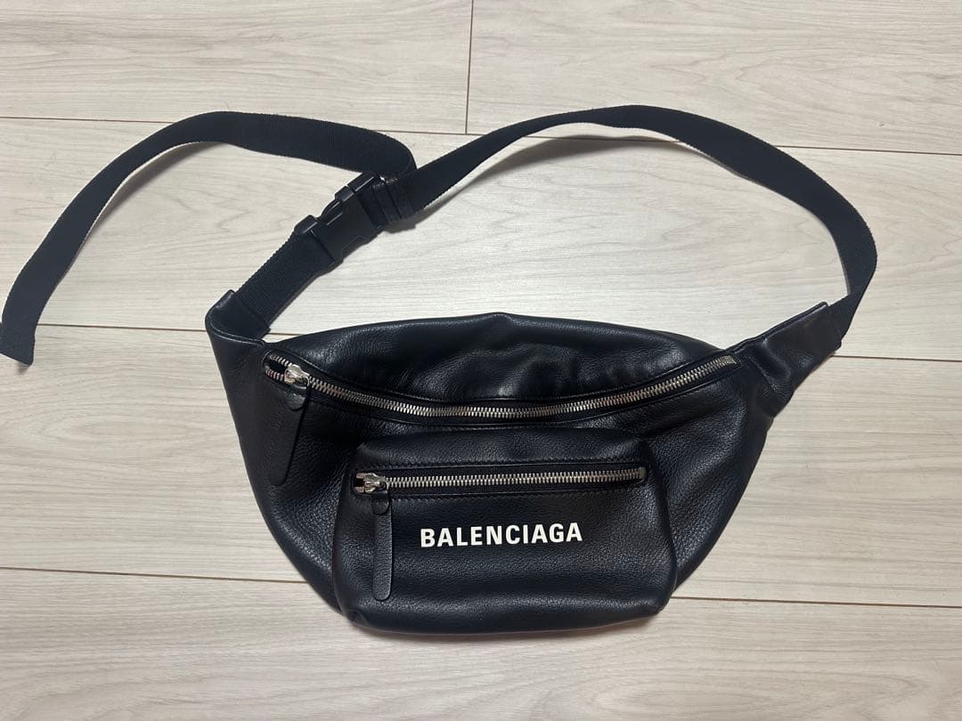 BALENCIAGA ボディバッグ・ウエストポーチ ブラック