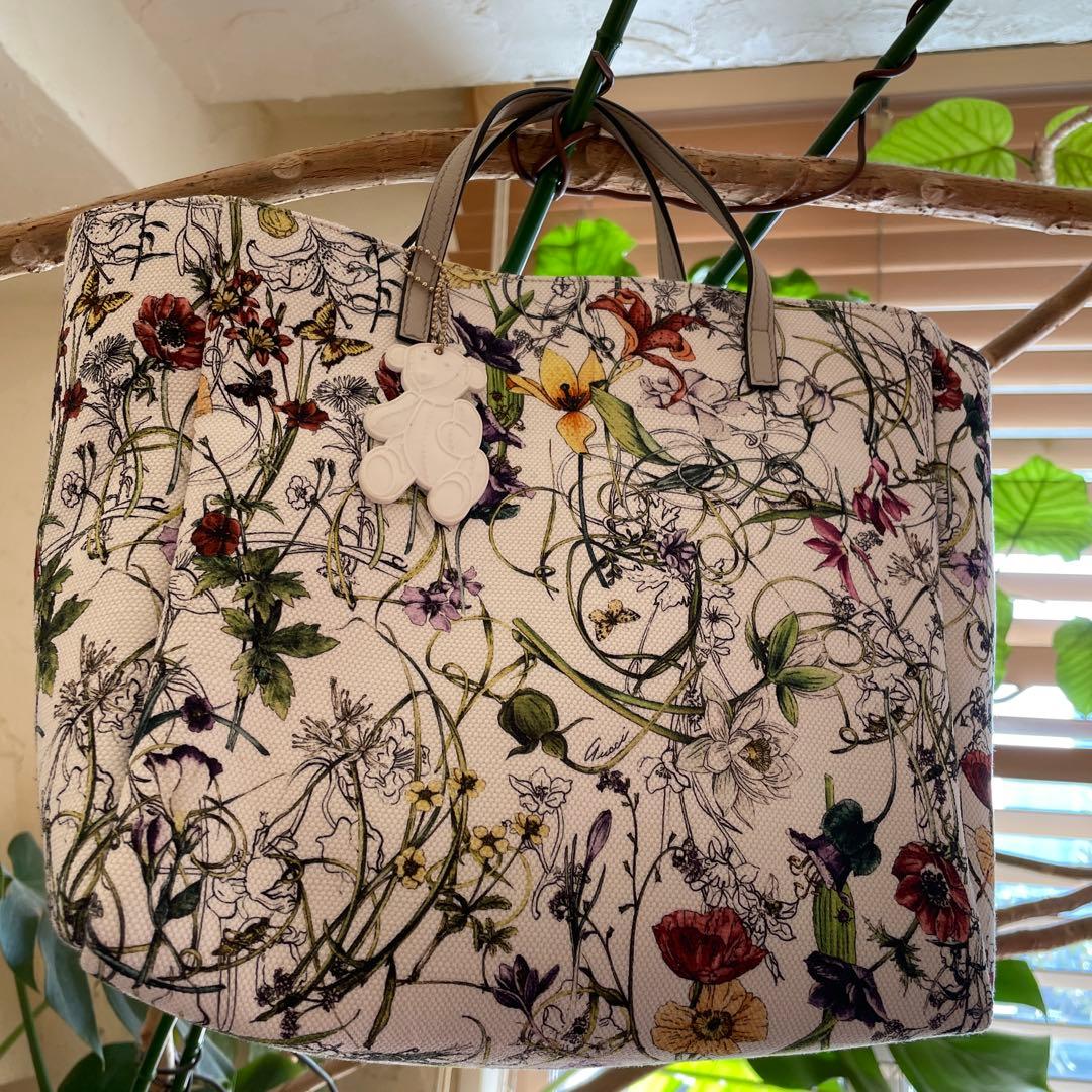 GUCCI 花柄 トートバッグ チャーム付き