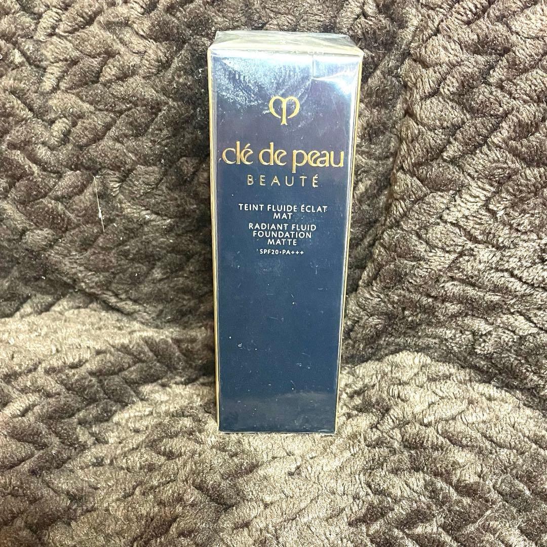 クレドポーボーテ　タンフリュイドエクラマット　オークル00