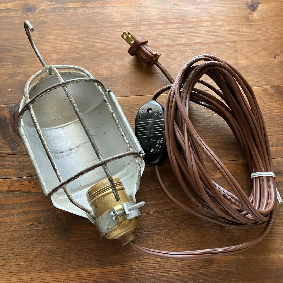 USAインダストリアルランプ／アメリカ／作業灯／vintage／Leviton