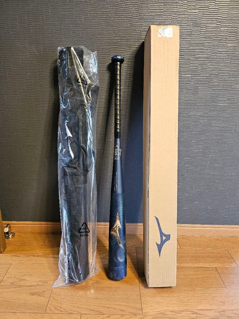 レガシー　80cm/580g　ミドルバランス　グリップテープ、バットケース新品