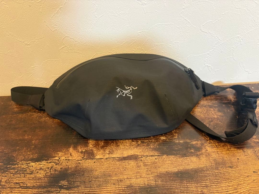 グランヴィル　クロスボディバッグ