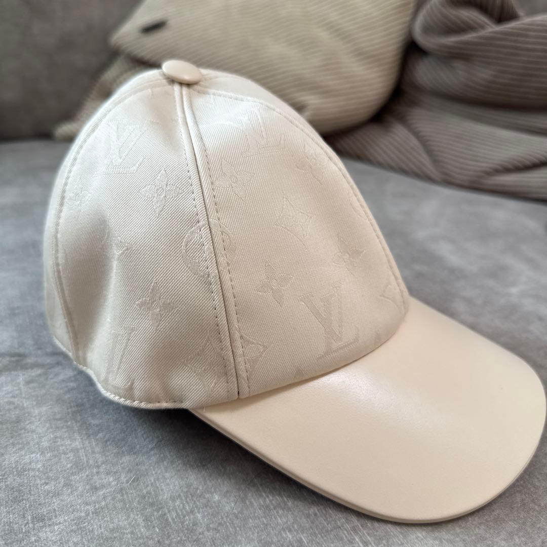 Louis Vuitton ベージュ ロゴキャップ