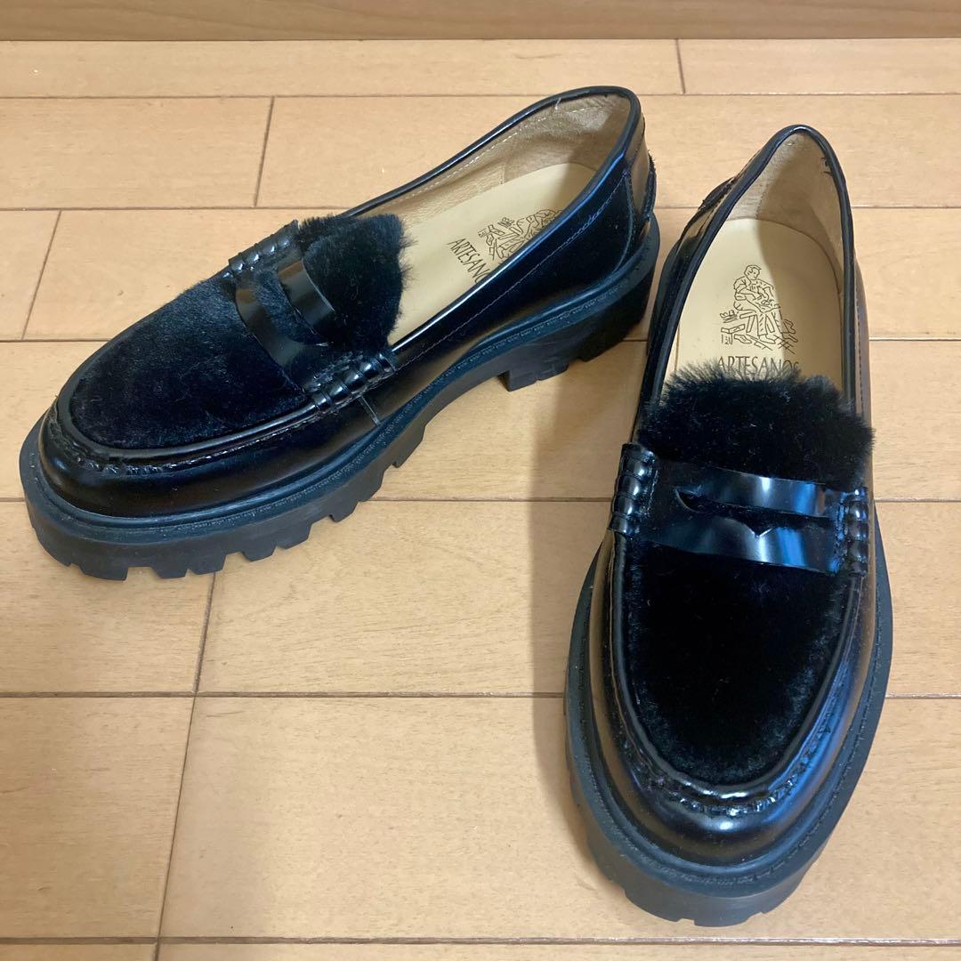 ARTESANOS アルテサノス レザー ×ファー ローファー　黒　ブラック