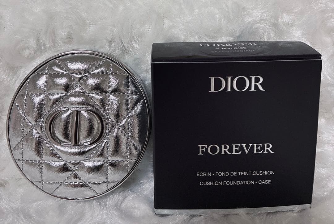 DIOR ディオールスキン フォーエヴァー イドラ グロウ クッション